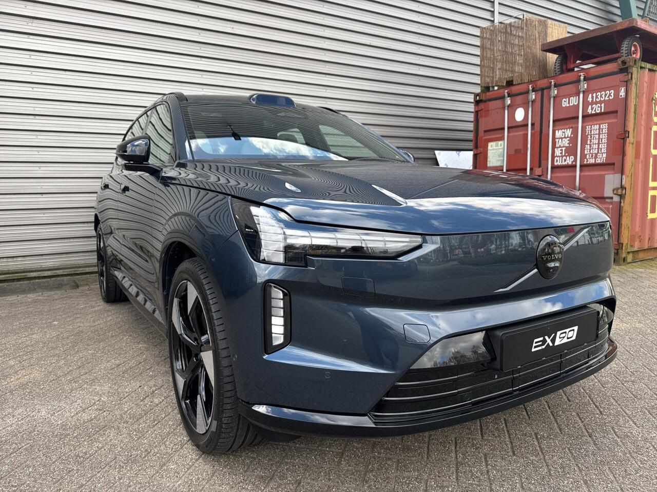 Volvo EX90 Twin Motor Performance Ultra 7p. 111 kWh / Uit voorraad leverbaar / Woolblend bekleding / 22" / Luchtvering /