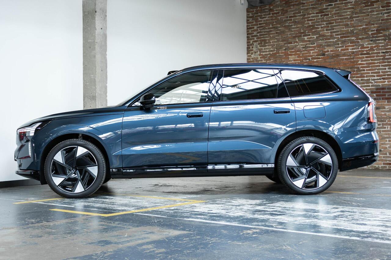 Volvo EX90 Twin Motor Performance Ultra 7p. 111 kWh | Panoramadak | Actieve Luchtvering | Verwarmbare voorstoelen en achterbank | Stuurverwarming | Premium audio | Tailor Wool Blend bekleding | Apple carplay/Android auto | Park Pilot Assist | 22 inch lichtmetalen ve