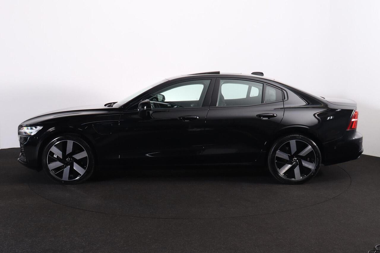 Volvo S60 Recharge T8 AWD Ultimate Dark - Panorama/schuifdak - IntelliSafe Assist & Surround - 360º Camera - Harman/Kardon audio - Adaptieve LED koplampen - Verwarmde voorstoelen, stuur & achterbank - Parkeersensoren voor & achter - Elektr. bedienb. voorstoelen met