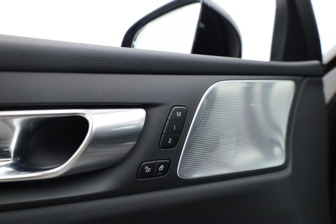 Volvo S60 T8 Recharge Ultimate Dark | B&W | Pano | Massage | Stoelventi. | HUD | Memory seats | Pilot Assist