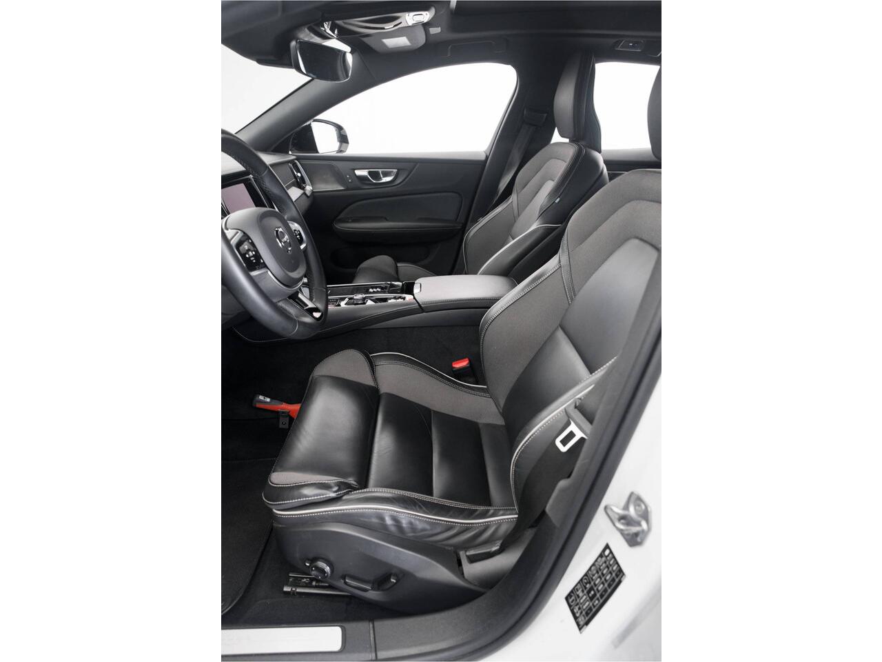 Volvo S60 2.0 Recharge T6 AWD R-Design Panoramadak