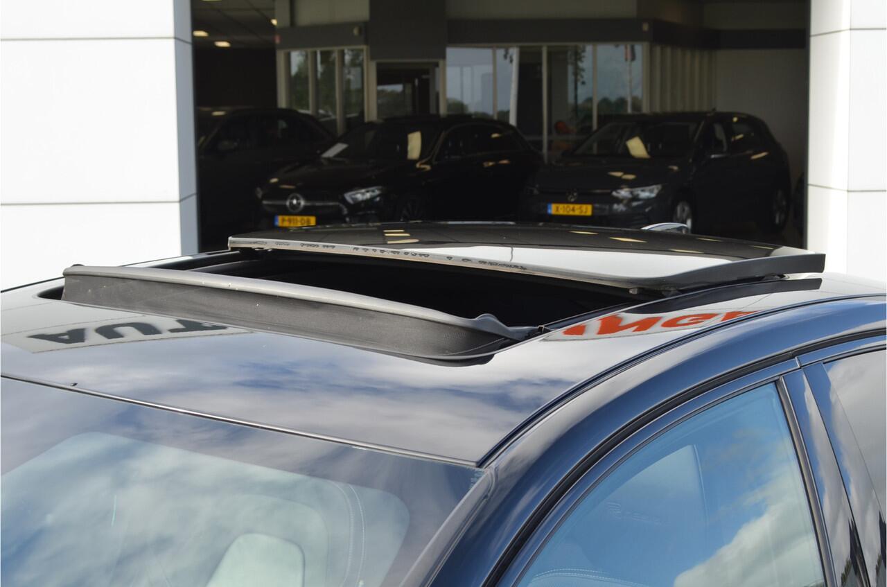 Volvo S60 2.0 T5 R-Design Pano | Harman Kardon | Elektr trekhaak | Stoelverwarming + achter + stuur | Pilot Assist | Leer | Headup | Dodehoeksensor | Bochtverlichting