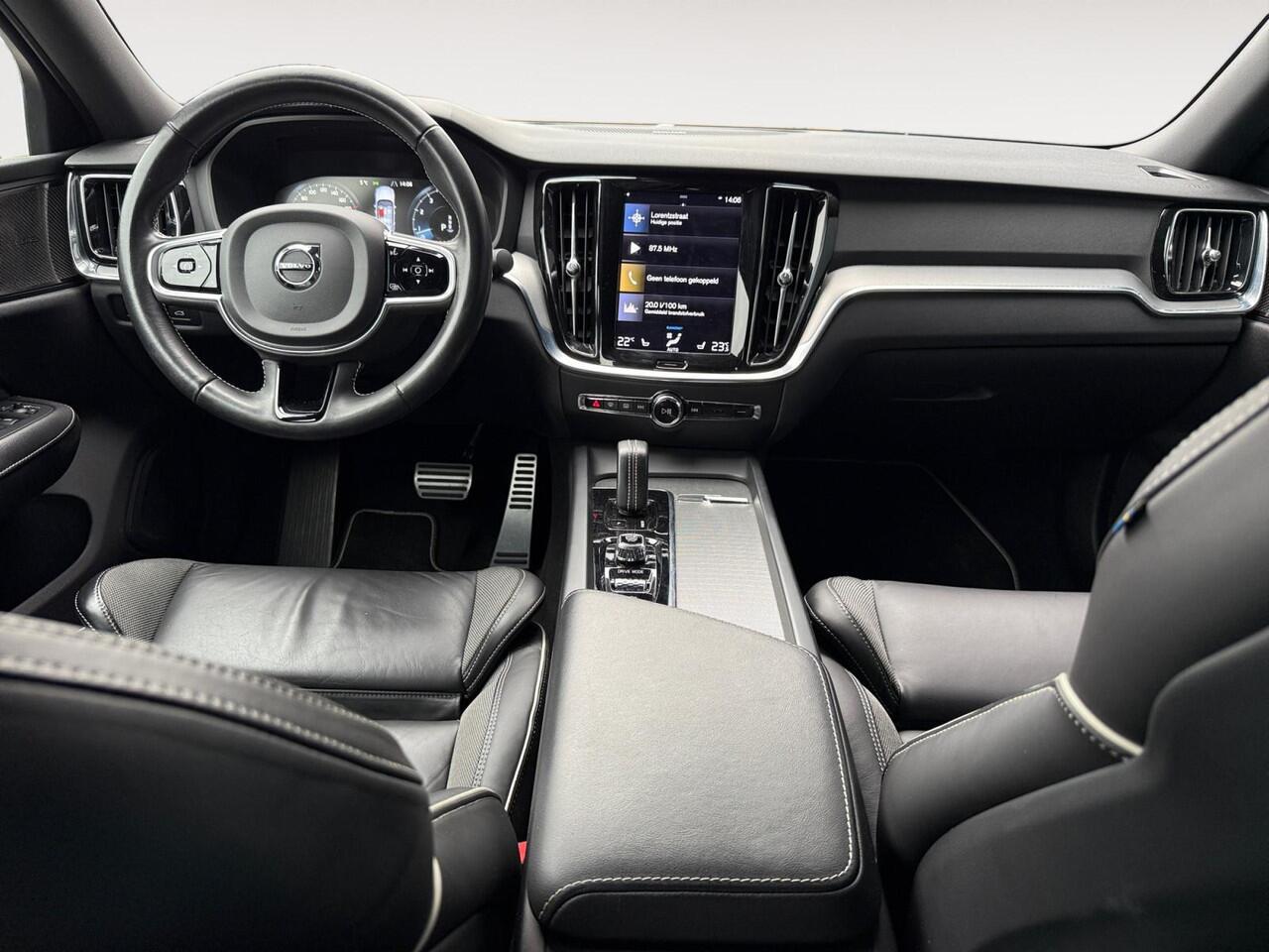 Volvo S60 2.0 B4 R-Design | Sportstoelen | Harman/Kardon Audio | Stoelverwarming | Trekhaak |