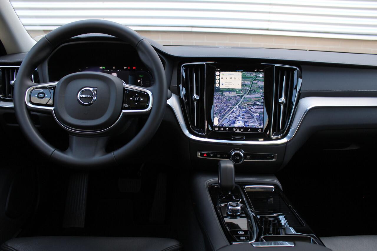 Volvo S60 2.0 Recharge T8 AWD Ultimate Dark | Schuif/Kantel dak | Head-up | H/K | BLIS | Leder | Pilot Assist