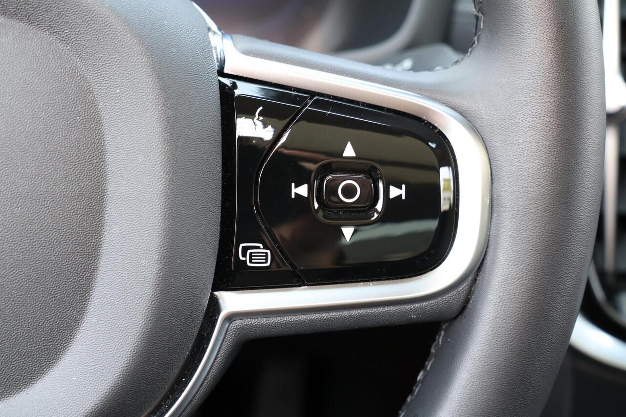 Volvo S60 Recharge T6 AWD Ultimate Bright - Panorama/schuifdak - IntelliSafe Assist & Surround - 360º Camera - Adaptieve LED koplampen - Verwarmde voorstoelen, stuur & achterbank - Parkeersensoren voor & achter - Elektr. bedienb. voorstoelen met geheugen - Head up 