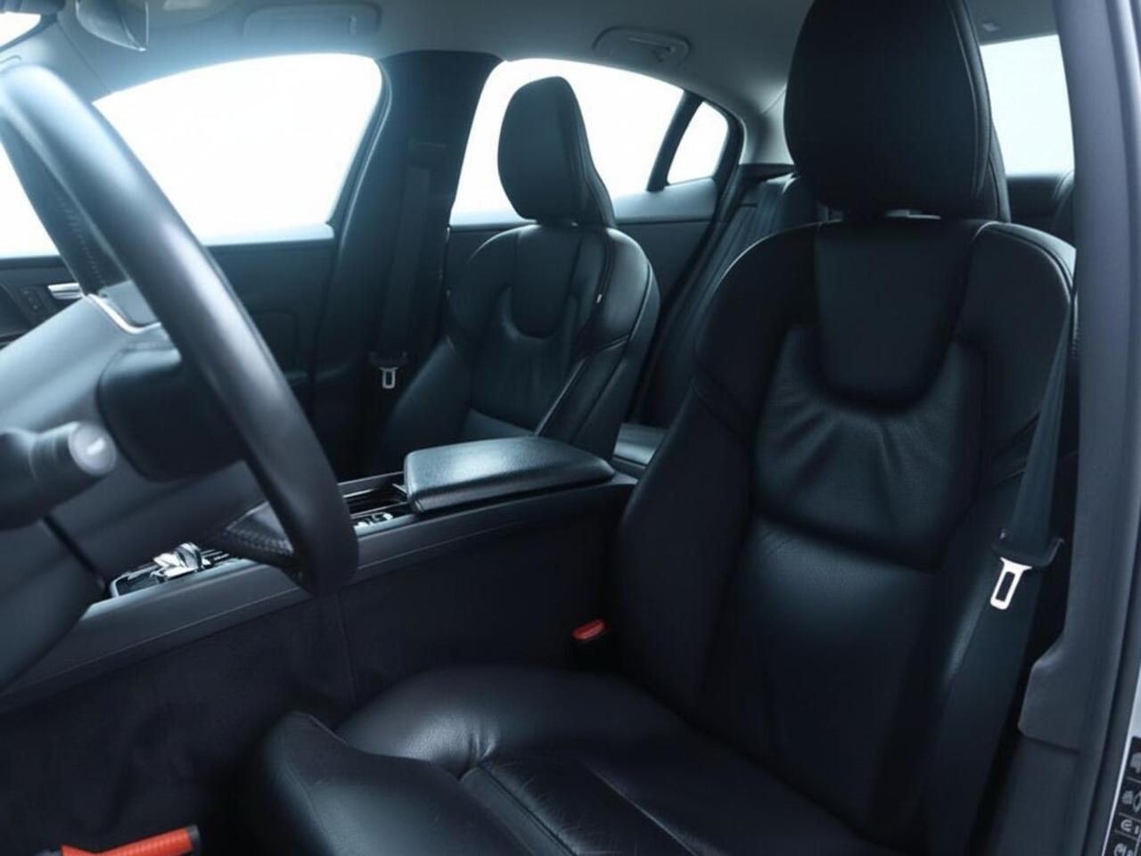 Volvo S60 2.0 B4 Inscription | Pilot assist | Multimedia/navi | Leder | Harman&Kardon | Stoelverwarming V+A | Memory stoelen L+R |