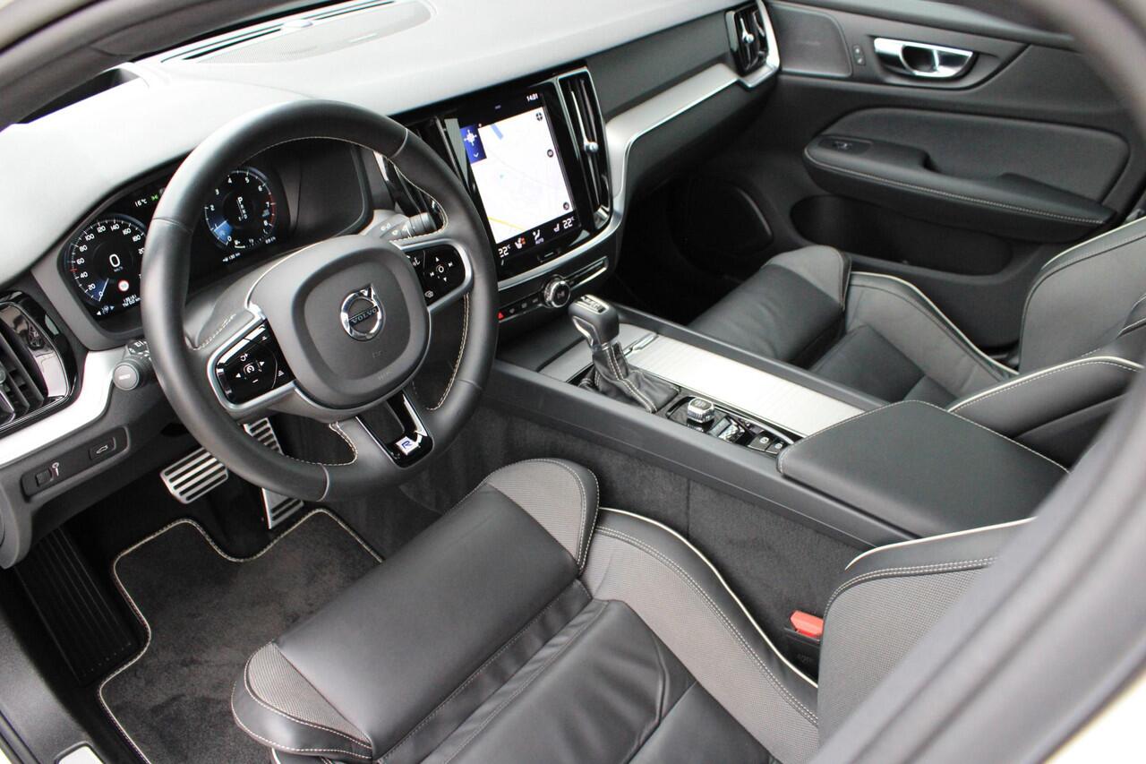 Volvo S60 2.0 T5 R-Design Trekhaak | Schuifdak | HeadUp | Keyless | Memory | 360 Camera | BLIS | Leder | HarmanKardon | LED | Dealer Onderhouden