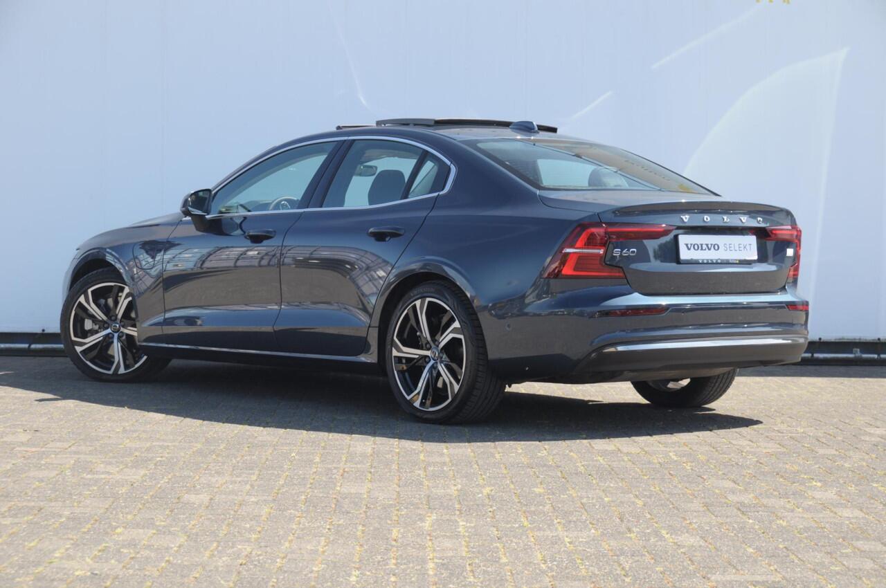 Volvo S60 T6 350PK Automaat Recharge Ultimate Bright / Head-up display / Harman Kardon audio / Panoramadak / BLIS / Elektrisch bedienbare voorstoelen / Memory seats / Verwarmbare stoelen / Keyless entry /