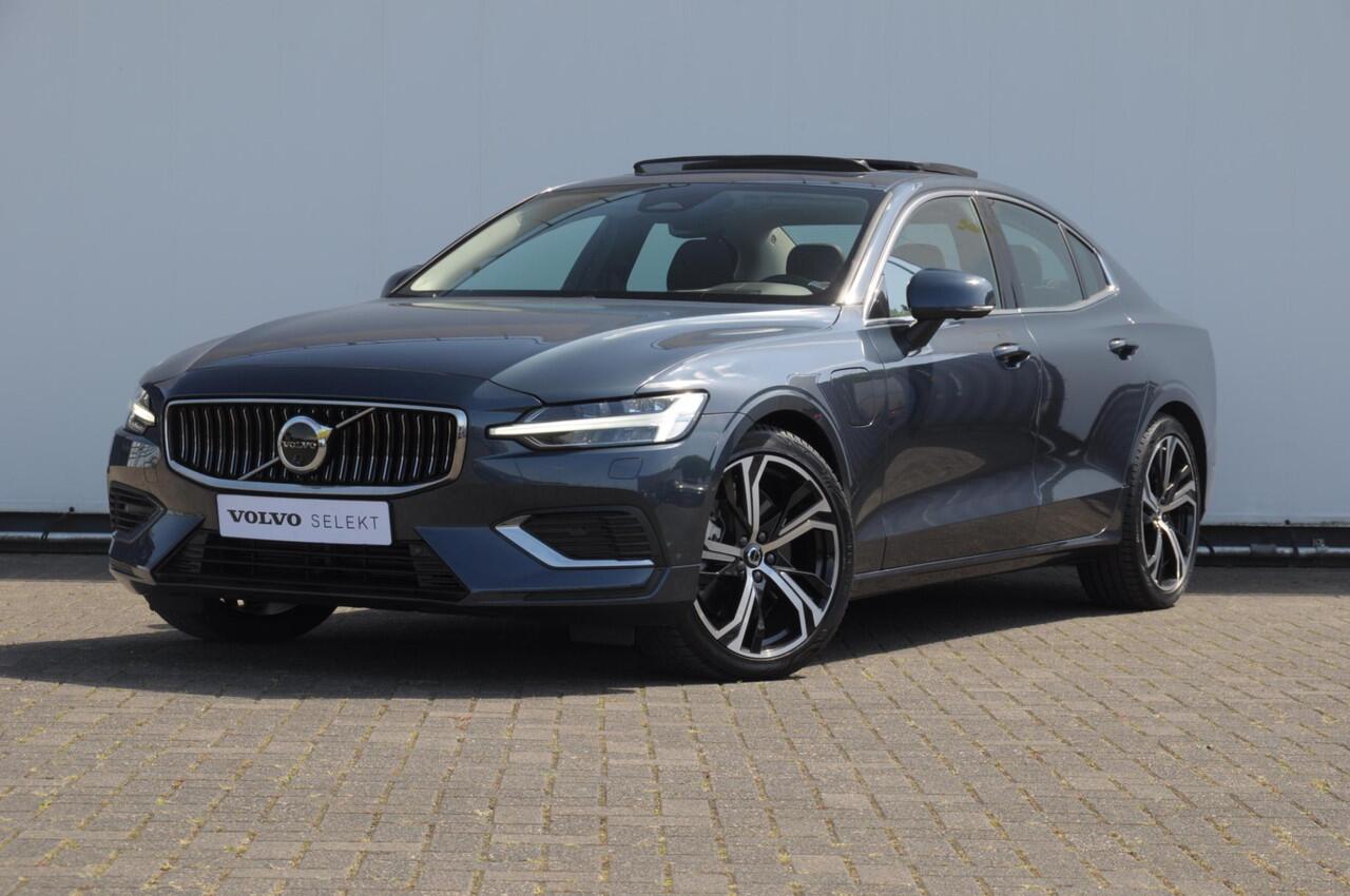 Volvo S60 T6 350PK Automaat Recharge Ultimate Bright / Head-up display / Harman Kardon audio / Panoramadak / BLIS / Elektrisch bedienbare voorstoelen / Memory seats / Verwarmbare stoelen / Keyless entry /