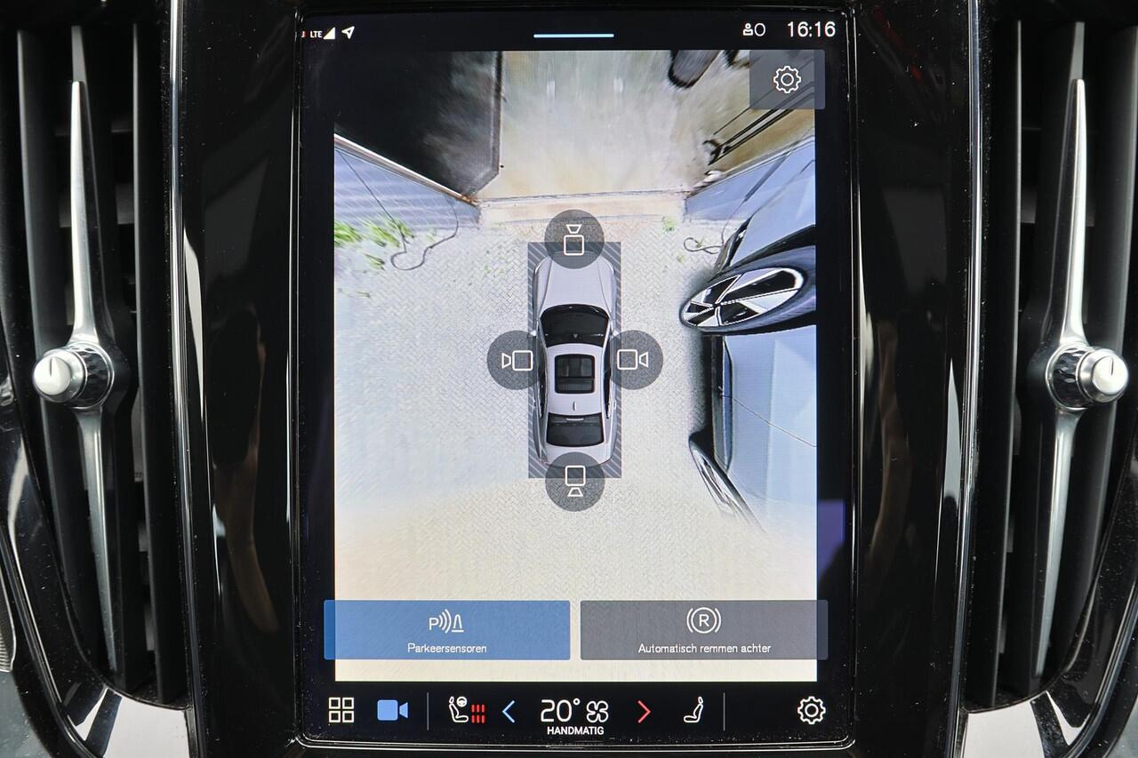 Volvo S60 Recharge T8 AWD Ultra Dark - Panorama/schuifdak - IntelliSafe Assist & Surround - 360º Camera - Bowers & Wilkins audio - Adaptieve LED koplampen - Verwarmde voorstoelen, stuur & achterbank - Parkeersensoren voor & achter - Elektr. bedienb. voorstoelen met