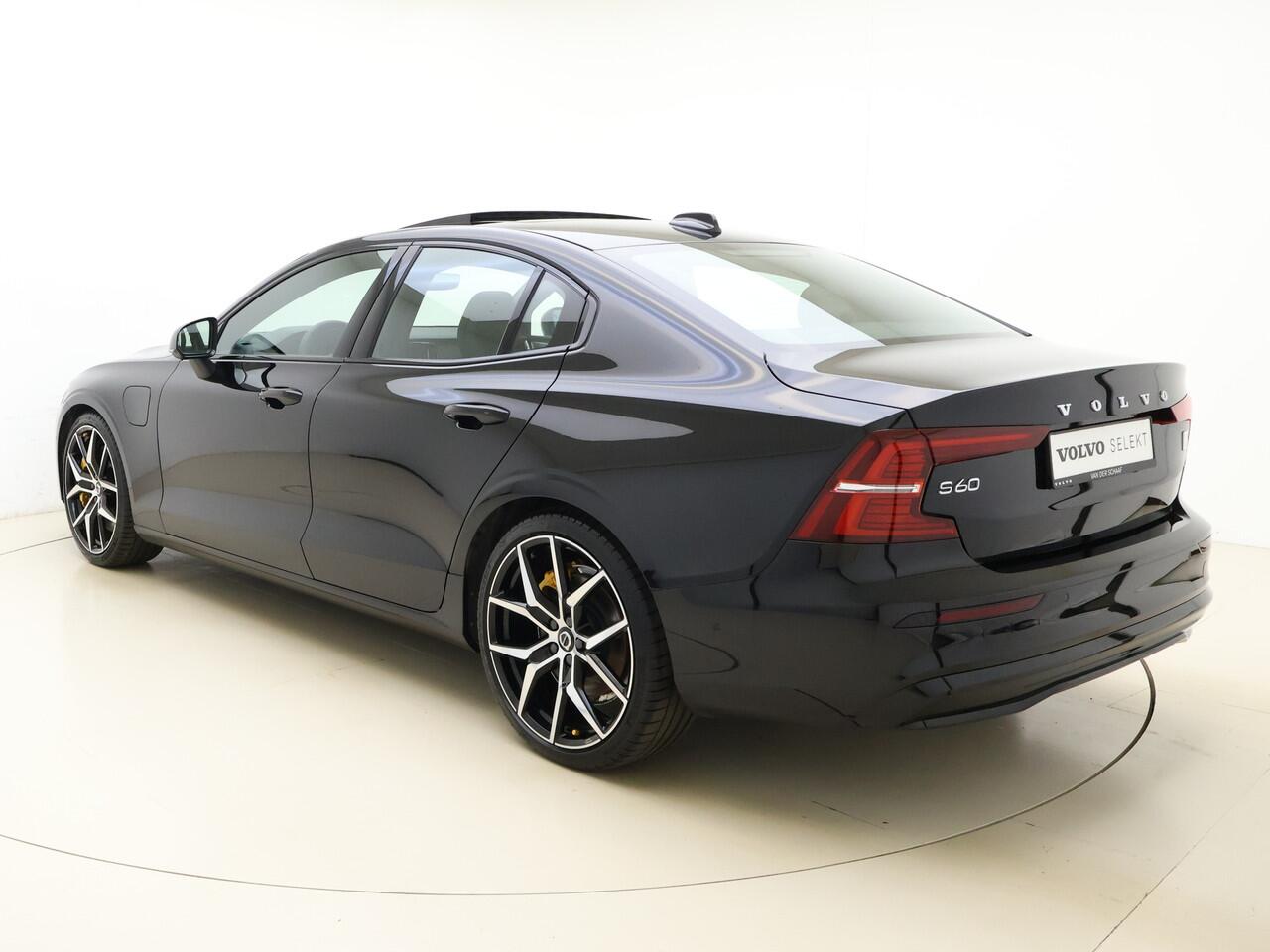 Volvo S60 T8 455pk AWD Polestar Engineered / B&W Audio / Gelaagd glas / 20 inch / Öhlins instelb. dempers / Brembo remmen / Panoramadak / 360 Camera / Trekhaak / Head-Up /