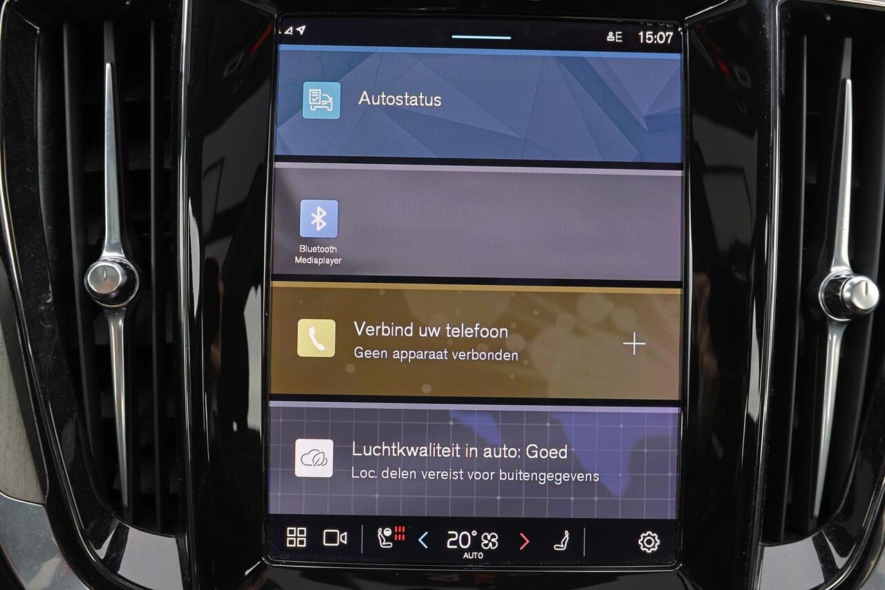 Volvo S60 Recharge T8 AWD Ultimate Dark - Panorama/schuifdak - IntelliSafe Assist & Surround - 360º Camera - Bowers & Wilkins audio - Adaptieve LED koplampen - Verwarmde voorstoelen, stuur & achterbank - Parkeersensoren voor & achter - Elektr. bedienb. voorstoelen 