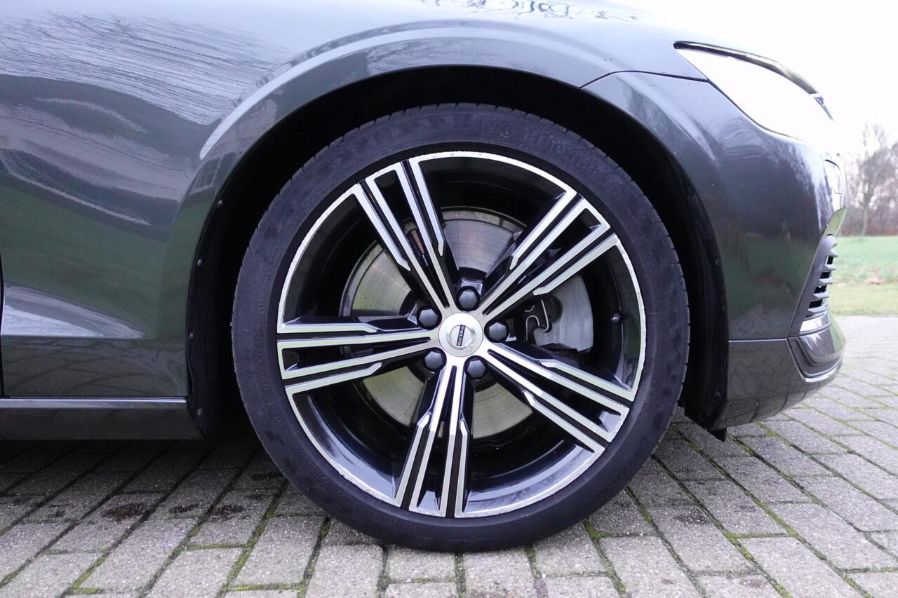 Volvo S60 2.0 T8 AWD Twin Engine R-Design | Harman Kardon | Pano | Head-up | BLIS | Camera | Memory | Pilot Assist |