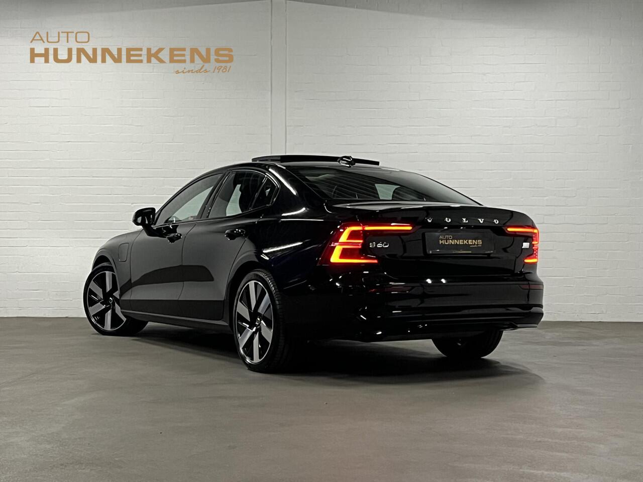 Volvo S60 2.0 T8 AWD Ultimate Dark Massage | Open dak | Bowers & Wilkins | Adapt. cruise | Stoelventilatie /-verwarming | Head-up | *455 PK*