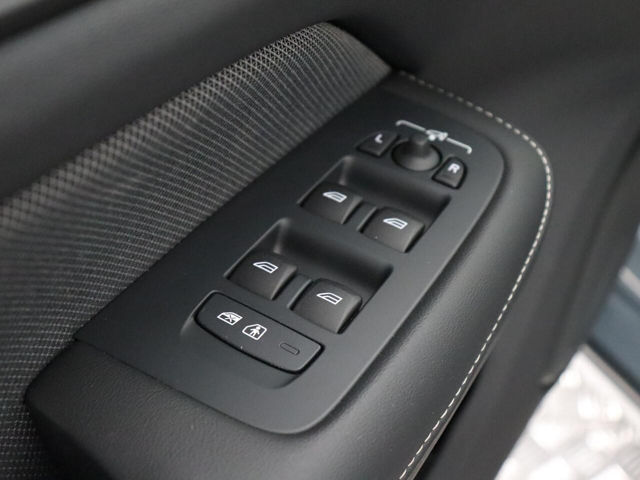 Volvo S60 2.0 T8 AWD Polestar Engineered 456Pk Long Range (Pano / Gelaagd glas / Öhlins / Bower&Wilkins / 360 Camera / Head up)