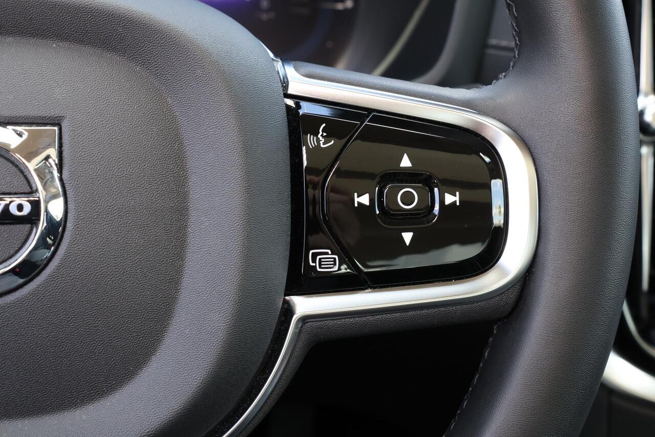 Volvo S60 Recharge T8 AWD Ultimate Dark - Panorama/schuifdak - IntelliSafe Assist & Surround - 360º Camera - Harman/Kardon audio - Adaptieve LED koplampen - Verwarmde voorstoelen, stuur & achterbank - Parkeersensoren voor & achter - Elektr. bedienb. voorstoelen met