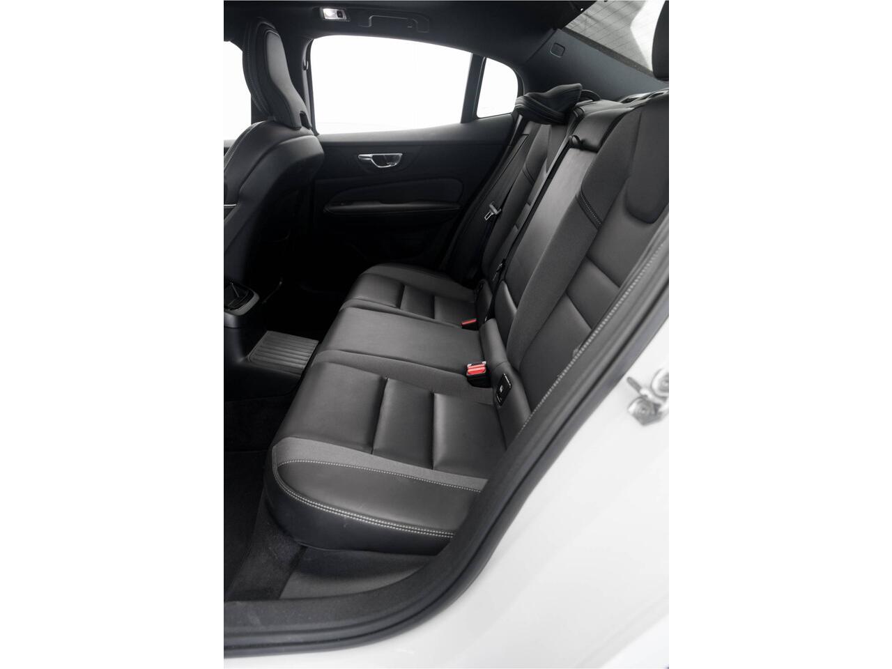 Volvo S60 2.0 Recharge T6 AWD R-Design Panoramadak