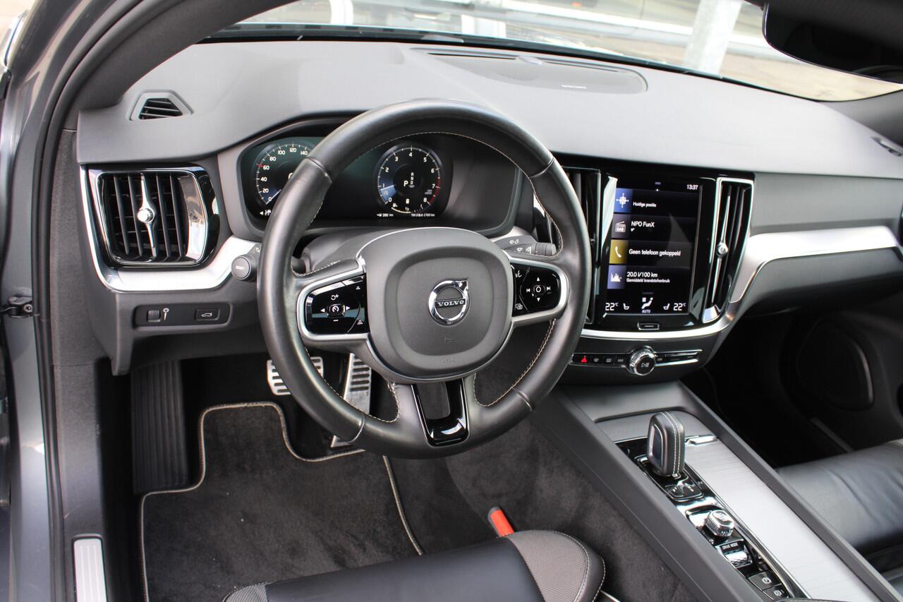 Volvo S60 B4 Automaat R-Design | Adapt. Cruise | Camera | El. Voorstoelen met geheugen | BLIS | Keyless |