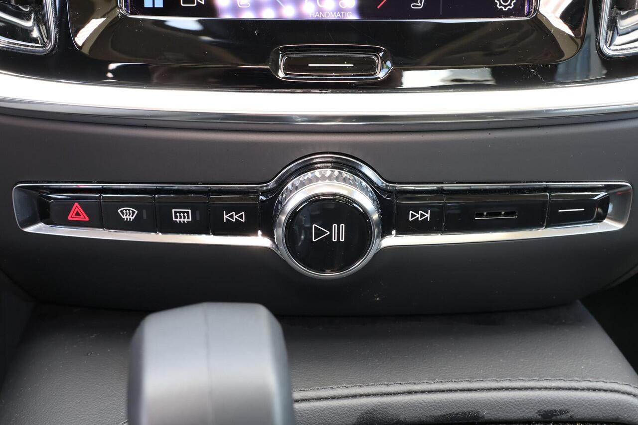 Volvo S60 Recharge T8 AWD Ultimate Dark - Panorama/schuifdak - IntelliSafe Assist & Surround - 360º Camera - Harman/Kardon audio - Adaptieve LED koplampen - Verwarmde voorstoelen, stuur & achterbank - Parkeersensoren voor & achter - Elektr. bedienb. voorstoelen met