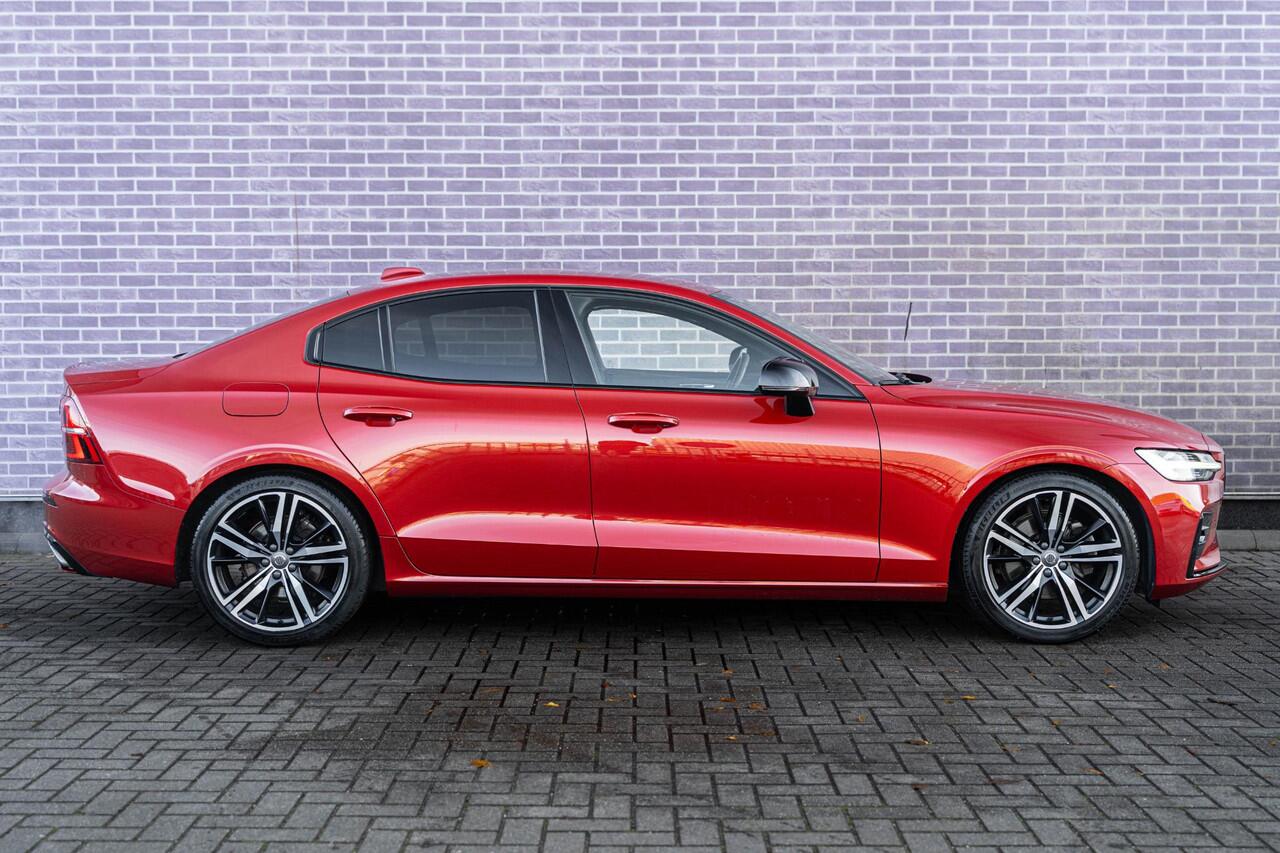 Volvo S60 2.0 B3 R-Design | Adaptieve Cruise Control | Navigatie | Dode hoek detectie BLIS | Elektrische stoelverstelling | 19" velgen | Getint glas | LED koplampen | Keyless | Pilot assist |