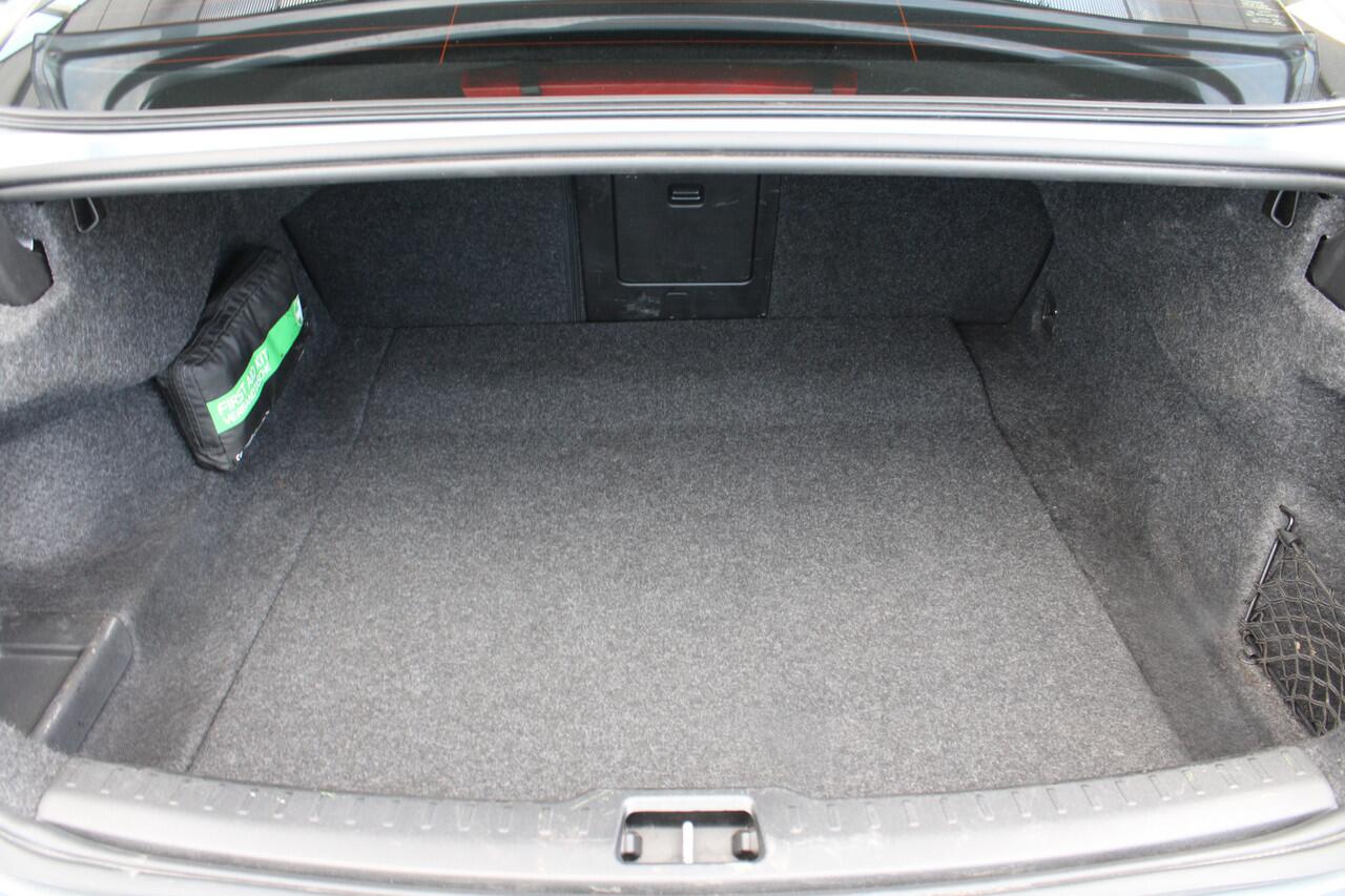 Volvo S60 B4 Automaat R-Design | Adapt. Cruise | Camera | El. Voorstoelen met geheugen | BLIS | Keyless |