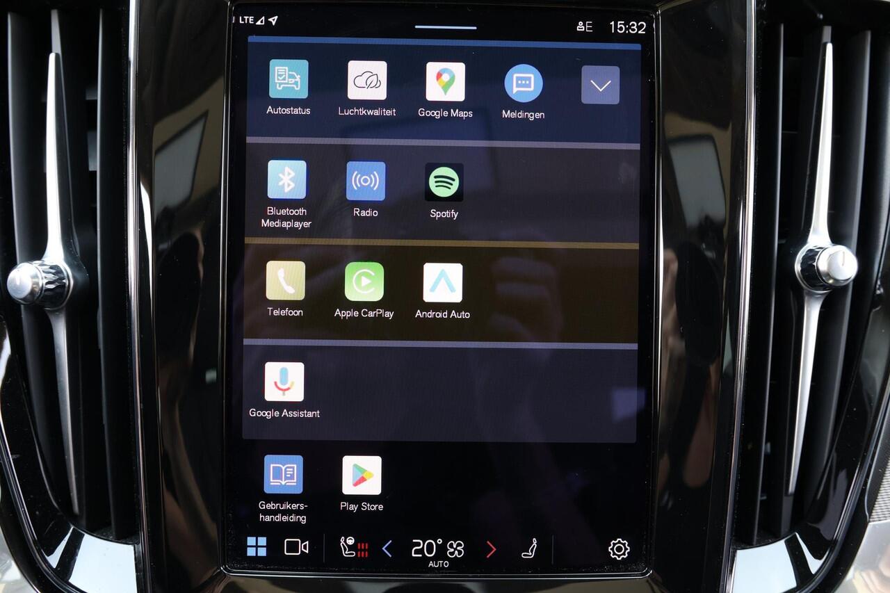 Volvo S60 Recharge T6 AWD Ultimate Bright - Panorama/schuifdak - IntelliSafe Assist & Surround - 360º Camera - Adaptieve LED koplampen - Verwarmde voorstoelen, stuur & achterbank - Parkeersensoren voor & achter - Elektr. bedienb. voorstoelen met geheugen - Head up 