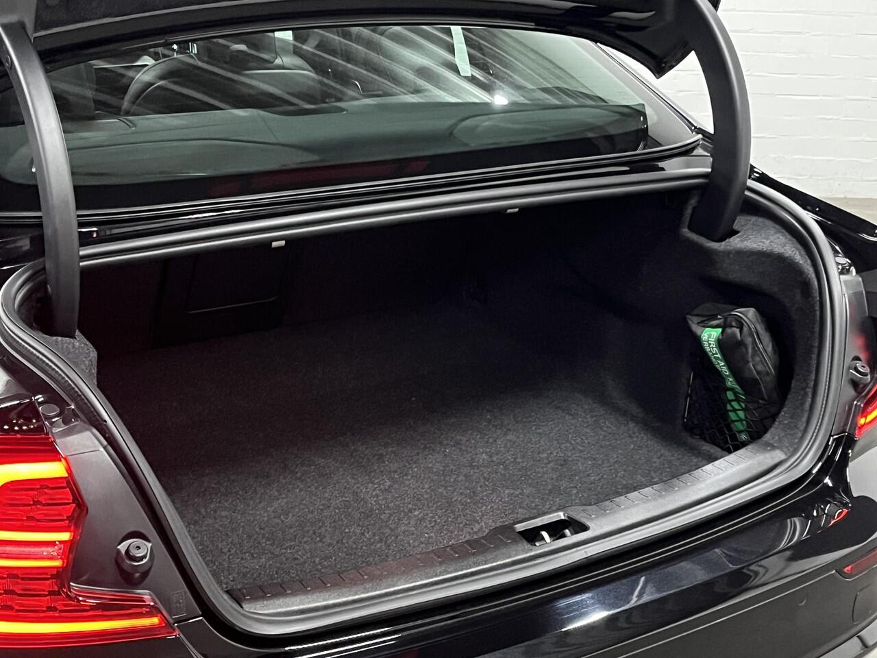 Volvo S60 2.0 T8 AWD Ultimate Dark Massage | Open dak | Bowers & Wilkins | Adapt. cruise | Stoelventilatie /-verwarming | Head-up | *455 PK*