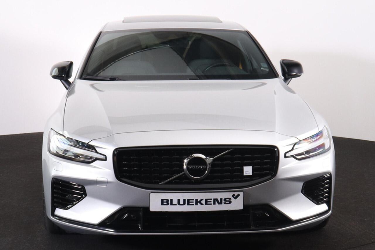 Volvo S60 T8 AWD Polestar Engineered - Schuifdak - IntelliSafe Assist - Adaptieve LED koplampen - Harman/Kardon audio - Parkeercamera achter - Verwarmde voorstoelen, stuur & achterbank - Parkeersensoren voor & achter - Elektr. bedienb. voorstoelen met geheugen - St