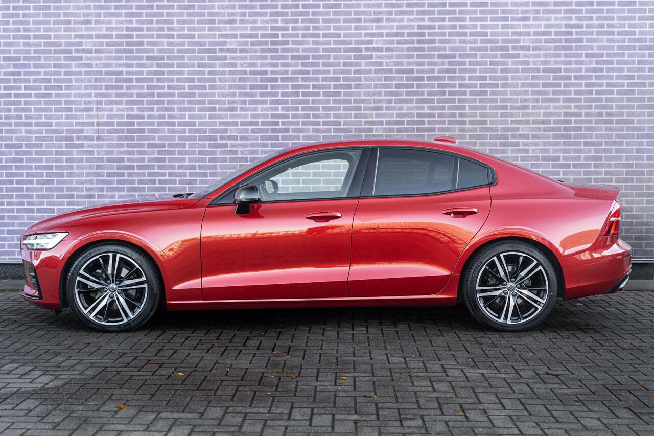 Volvo S60 2.0 B3 R-Design | Adaptieve Cruise Control | Navigatie | Dode hoek detectie BLIS | Elektrische stoelverstelling | 19" velgen | Getint glas | LED koplampen | Keyless | Pilot assist |