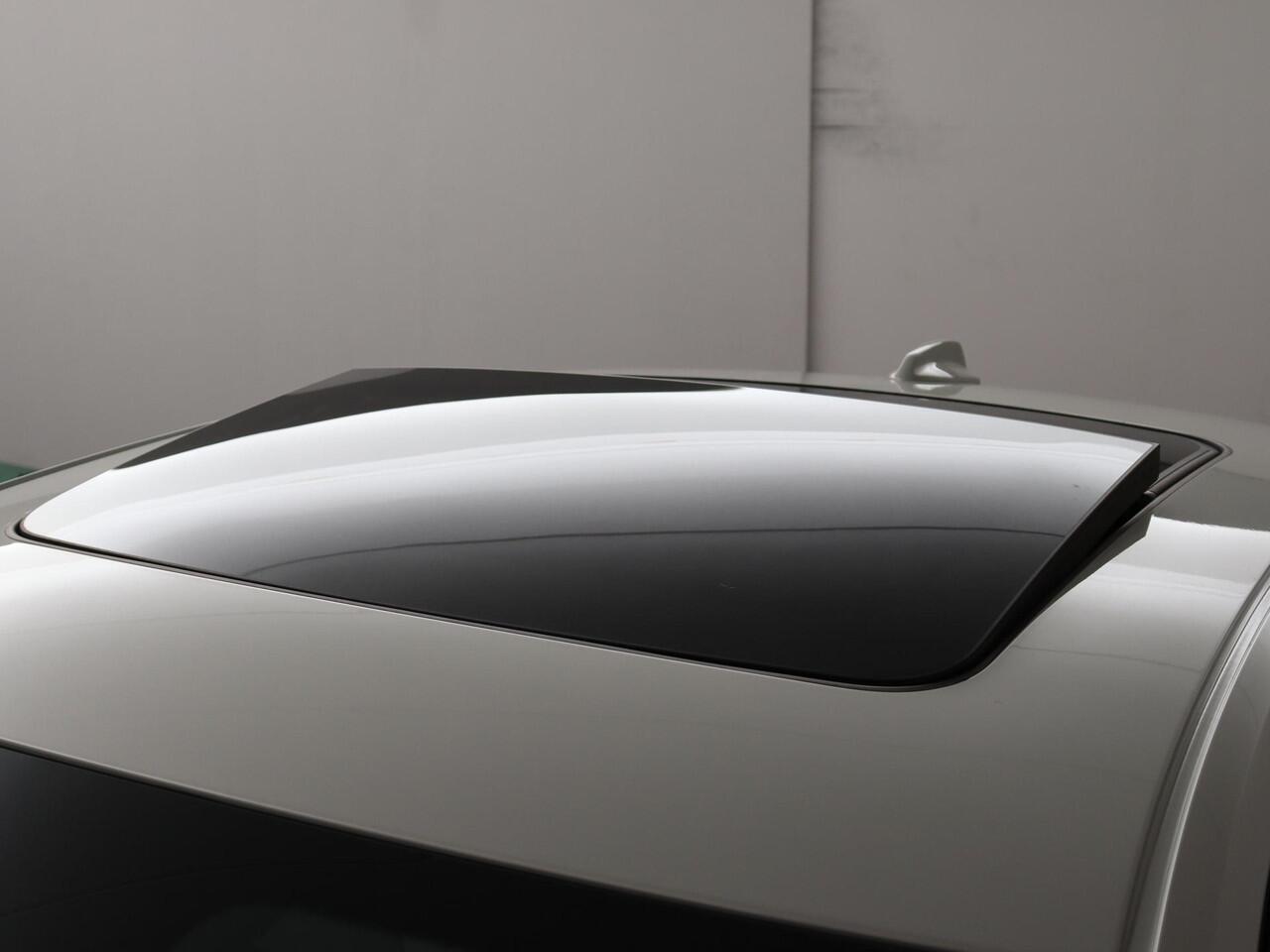 Volvo S60 2.0 T6 AWD Twin Engine R-Design | ACC | Head-up Display | Elektrisch Panoramadak!