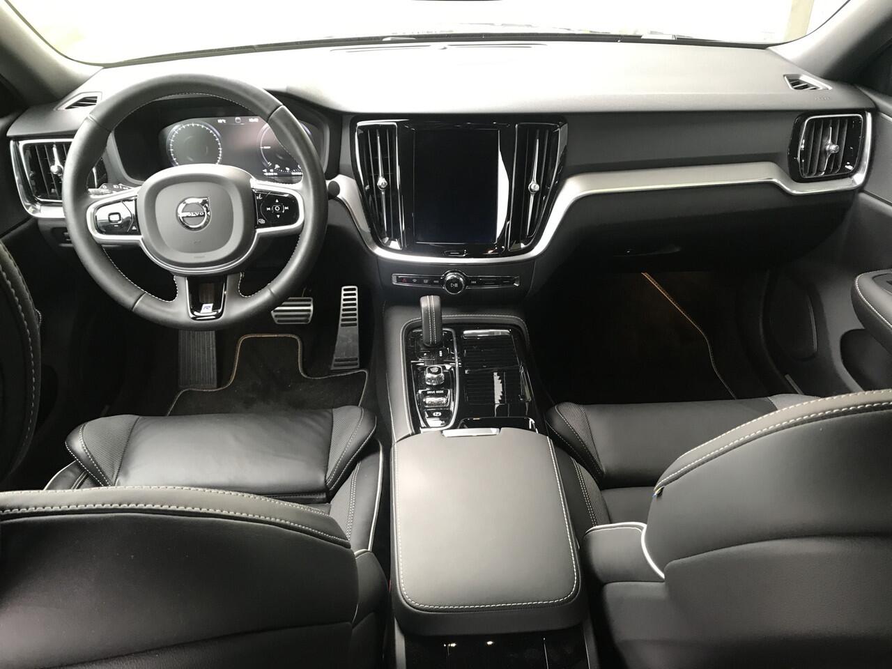 Volvo S60 2.0 T6 AWD Twin Engine R-Design | Rijklaar incl 12 mnd Bovag | Stoelverwarming Keyless Camera Adaptieve cruise