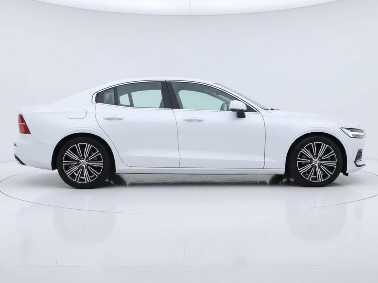 Volvo S60 2.0 B4 Inscription | Pilot assist | Multimedia/navi | Leder | Harman&Kardon | Stoelverwarming V+A | Memory stoelen L+R |