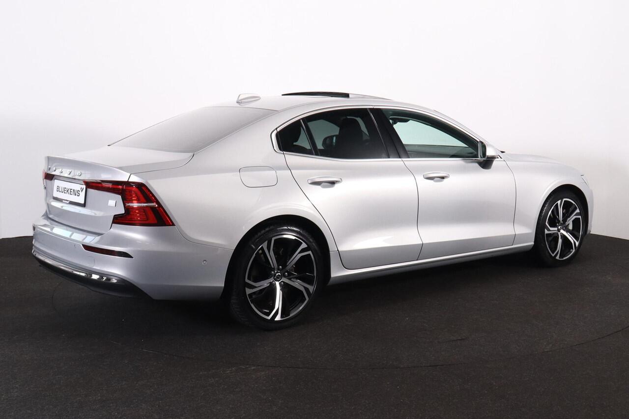 Volvo S60 Recharge T6 AWD Ultimate Bright - Panorama/schuifdak - IntelliSafe Assist & Surround - 360º Camera - Adaptieve LED koplampen - Verwarmde voorstoelen, stuur & achterbank - Parkeersensoren voor & achter - Elektr. bedienb. voorstoelen met geheugen - Head up 