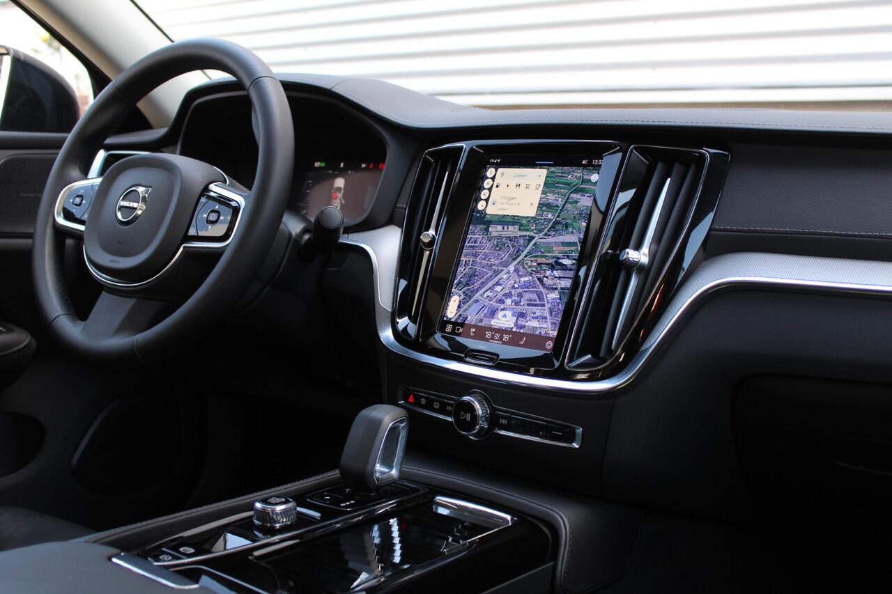 Volvo S60 2.0 Recharge T8 AWD Ultimate Dark | Schuif/Kantel dak | Head-up | H/K | BLIS | Leder | Pilot Assist