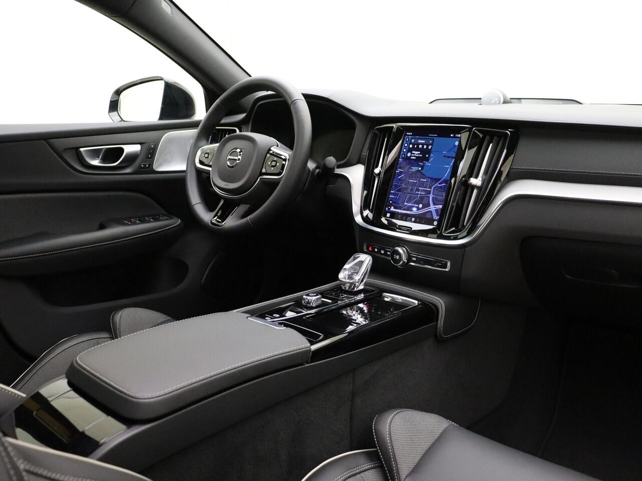 Volvo S60 T8 455pk AWD Polestar Engineered / B&W Audio / Gelaagd glas / Öhlins instelb. dempers / Brembo remmen / Panoramadak / 360 Camera / Head-Up /