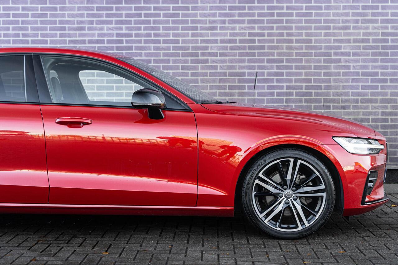 Volvo S60 2.0 B3 R-Design | Adaptieve Cruise Control | Navigatie | Dode hoek detectie BLIS | Elektrische stoelverstelling | 19" velgen | Getint glas | LED koplampen | Keyless | Pilot assist |