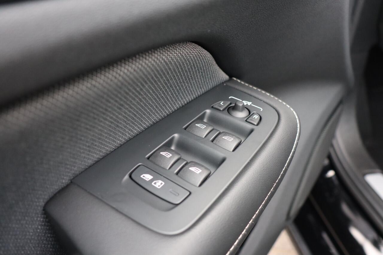 Volvo S60 2.0 Recharge T8 AWD Ultimate Dark, Pano, Bowers & Wilkins