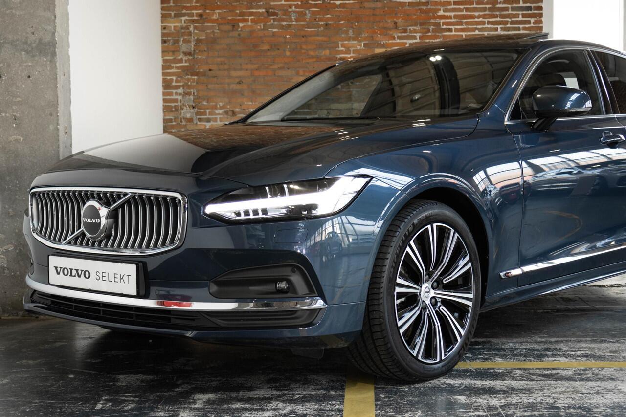 Volvo S90 B5 Automaat Ultimate | Schuif-/kanteldak| Premium audio by Harman Kardon | Verwarmbare voorstoelen achterbank en stuurwiel | Elektrisch bedienbare voorstoelen | Parkeercamera | Adaptieve Cruise Control | BLIS | 18 inch lichtmetalen velgen