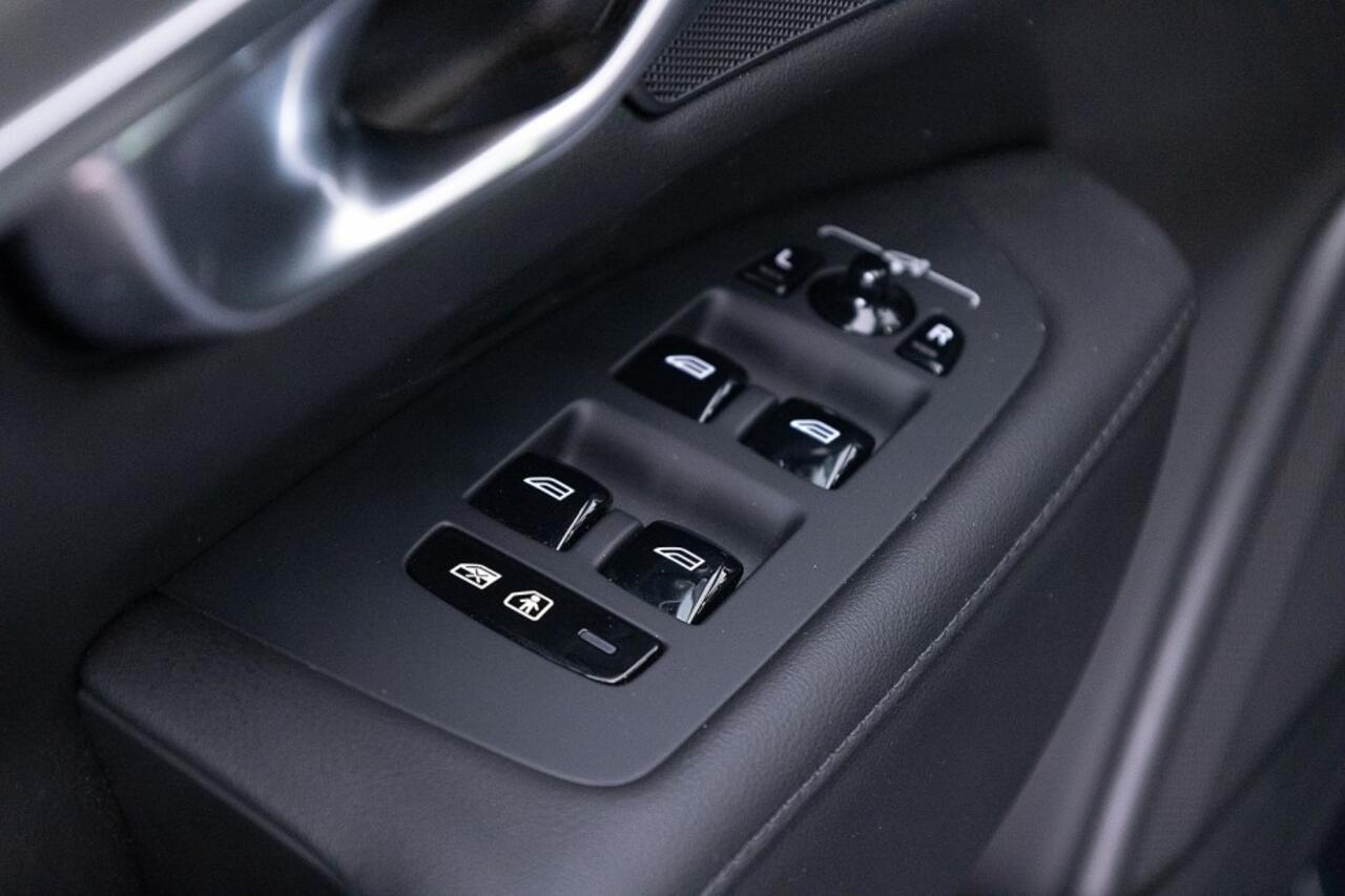 Volvo S90 T8 AWD Recharge Plus Bright | LEDER |