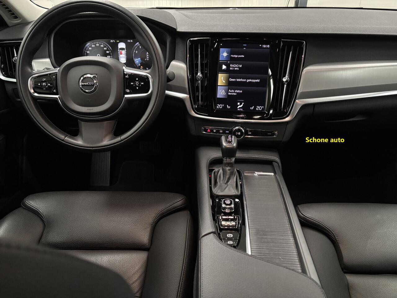 Volvo S90 2.0 T4 Momentum Als nieuw!!! | Achterbank verwarmd | Achteropkomend verkeer waarschuwing | Apple CarPlay / Android Auto incl. extra USB-poort