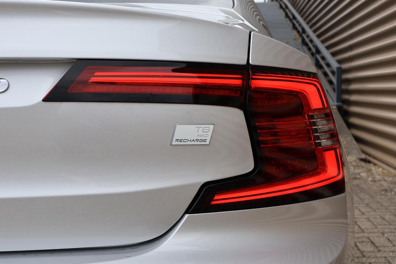 Volvo S90 T8 AWD R-Design | Luchtvering | Schuif/kantel-dak | 360 Camera | Elektr. trekhaak |