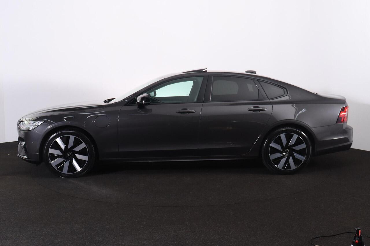 Volvo S90 T8 AWD Ultimate Dark - Schuif/kanteldak - IntelliSafe Assist & Surround - 360º Camera - Harman/Kardon audio - Adaptieve LED koplampen - Verwarmde voorstoelen, stuur & achterbank - Parkeersensoren voor & achter - Elektr. bedienb. voorstoelen met geheugen -