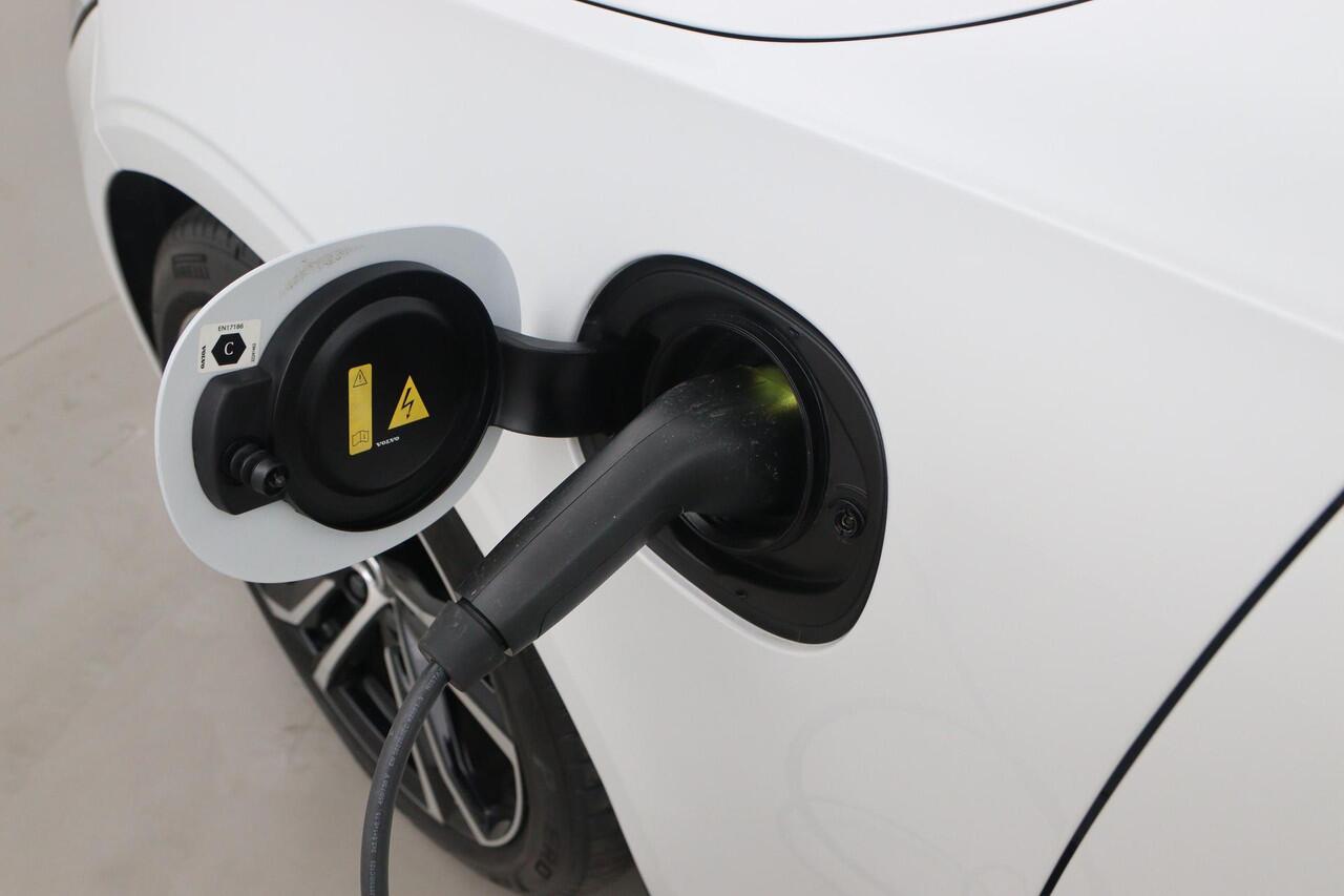 Volvo S90 T8 Recharge Ultimate Dark | Bowers&Wilkins | Luchtvering Achter | Head-Up | ACC | 20 Inch