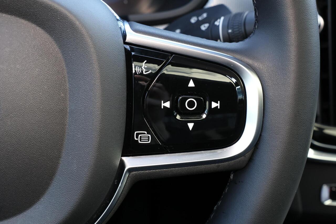 Volvo S90 T8 AWD Ultimate Dark - Luchtvering - IntelliSafe Assist & Surround - 360º Camera - Bowers & Wilkins audio - Verwarmde voorstoelen, stuur & achterbank - Parkeersensoren voor & achter - Elektr. bedienb. voorstoelen met geheugen - Head up display - Extra get