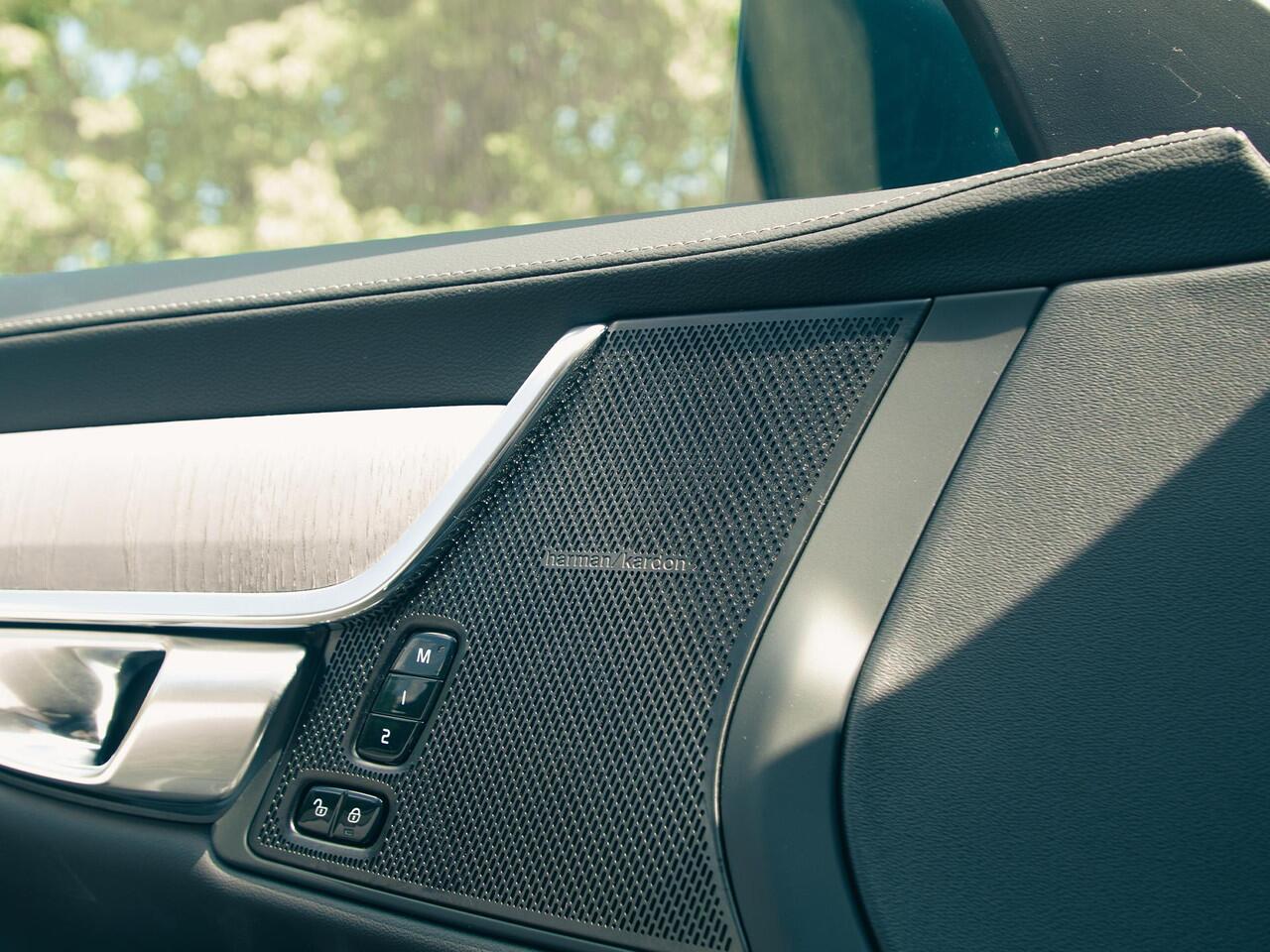 Volvo S90 T8 Aut. AWD Ultimate Bright | Massage | Luchtvering | Panoramadak | 360° camera | Harman Kardon