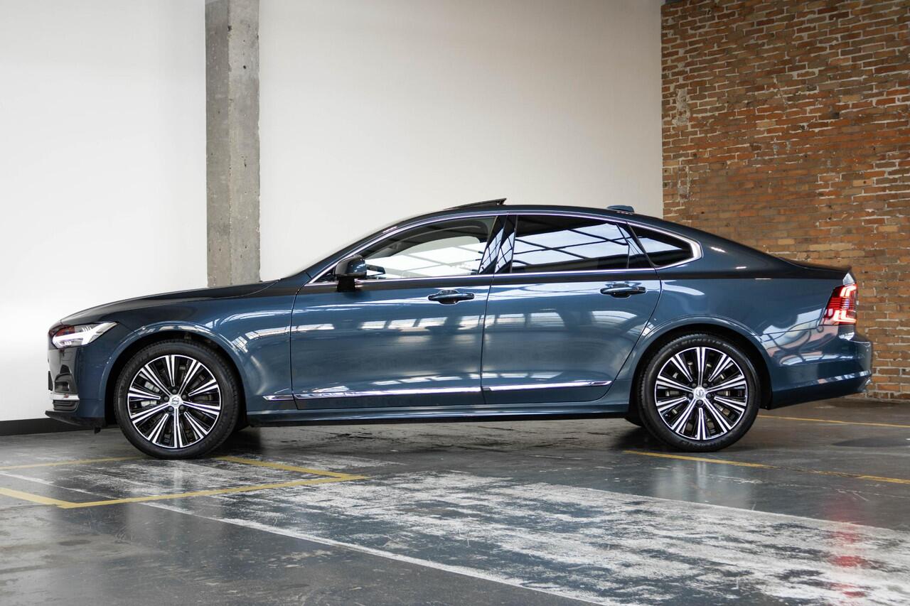 Volvo S90 B5 Automaat Ultimate | Schuif-/kanteldak| Premium audio by Harman Kardon | Verwarmbare voorstoelen achterbank en stuurwiel | Elektrisch bedienbare voorstoelen | Parkeercamera | Adaptieve Cruise Control | BLIS | 18 inch lichtmetalen velgen