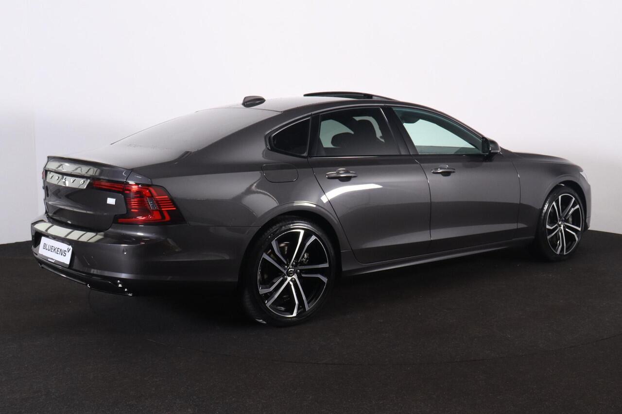 Volvo S90 T8 AWD Plus Dark - Luchtvering - Panorama/schuifdak - IntelliSafe Assist & Surround - 360º Camera - Harman/Kardon audio - Adaptieve LED koplampen - Verwarmde voorstoelen, stuur & achterbank - Parkeersensoren voor & achter - Elektr. bedienb. voorstoelen me