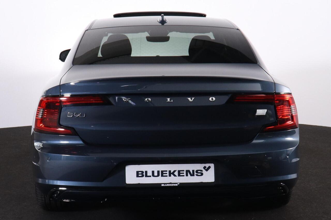 Volvo S90 T8 AWD Ultimate Dark - Luchtvering - IntelliSafe Assist & Surround - 360º Camera - Bowers & Wilkins audio - Verwarmde voorstoelen, stuur & achterbank - Parkeersensoren voor & achter - Elektr. bedienb. voorstoelen met geheugen - Head up display - Extra get