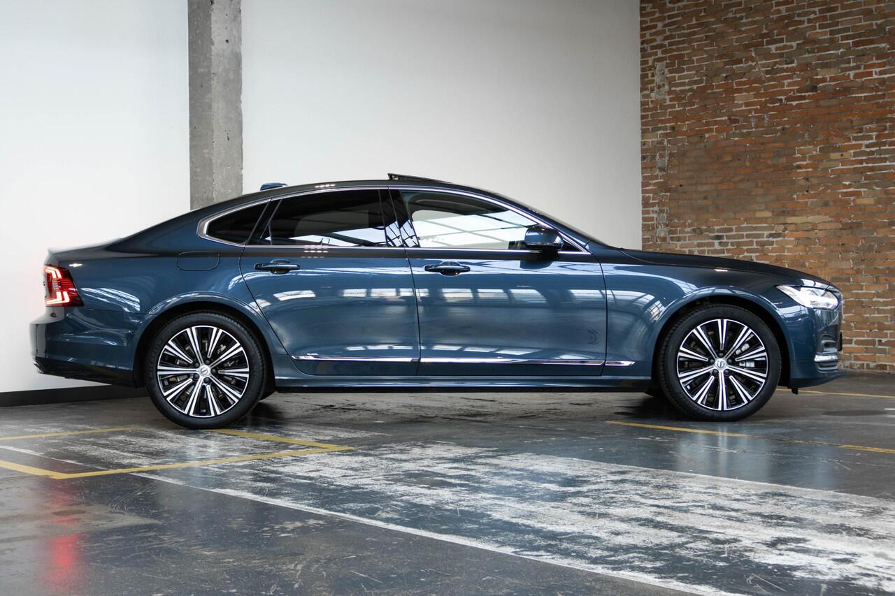 Volvo S90 B5 Automaat Ultimate | Schuif-/kanteldak| Premium audio by Harman Kardon | Verwarmbare voorstoelen achterbank en stuurwiel | Elektrisch bedienbare voorstoelen | Parkeercamera | Adaptieve Cruise Control | BLIS | 18 inch lichtmetalen velgen