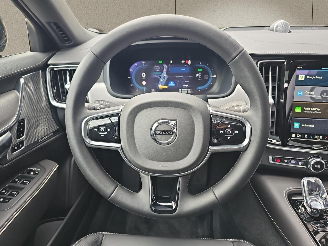 Volvo S90 2.0 T8 AWD Ultimate Dark | Stoelverwarming | Extra getint glas | Long Range | Schuifdak | Bowers & Wilkins Audio